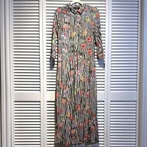 🌺🐝🖤Gorgeous and super soft Zara Floral Striped Maxi Dress 🌺 💯 viscose!